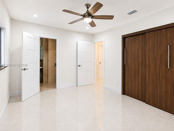 3rd image of 901 NW 9th Ct