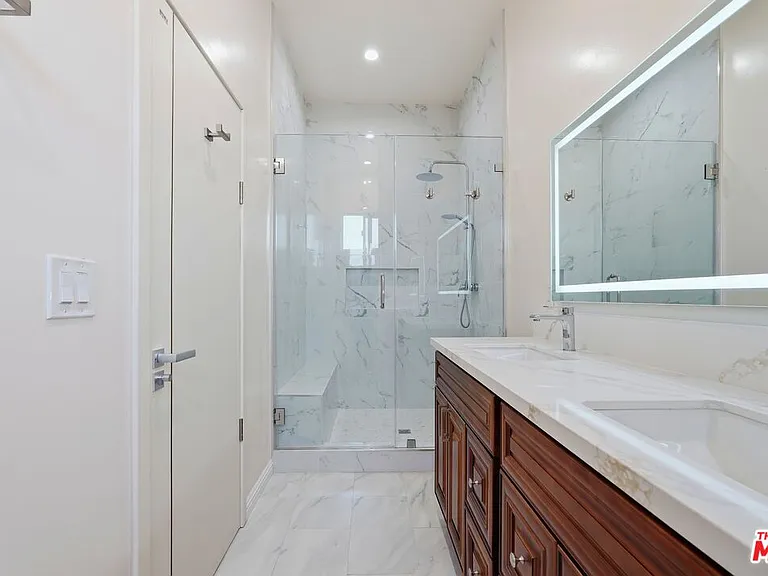 3765 Globe Ave — Photo 10