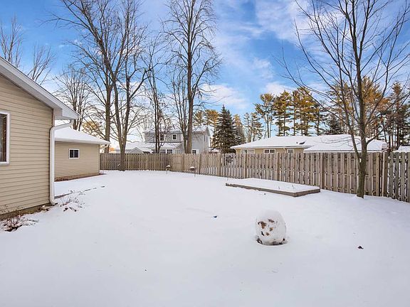4th image of 530 Glenwood Hts