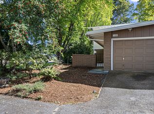 1498 Quaker St, Eugene, OR 97402