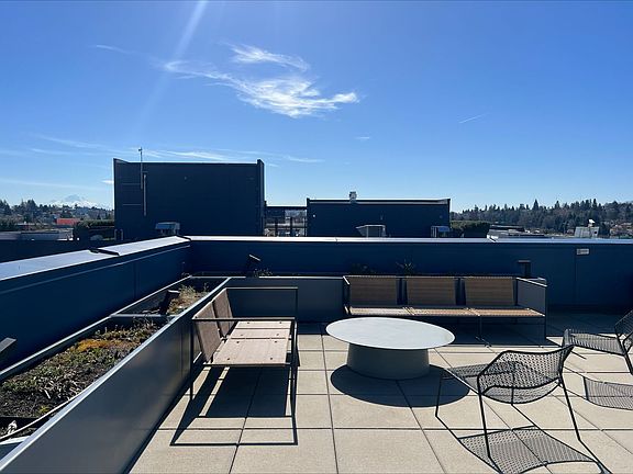 5th image of 838 NE 66th St #404