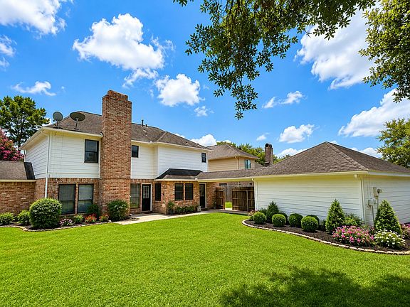**Virtually enhanced curb appeal for landscaping inspiration**