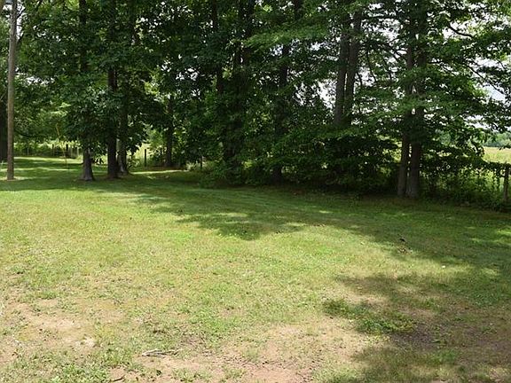 3rd image of 10320 Twin Oaks Dr