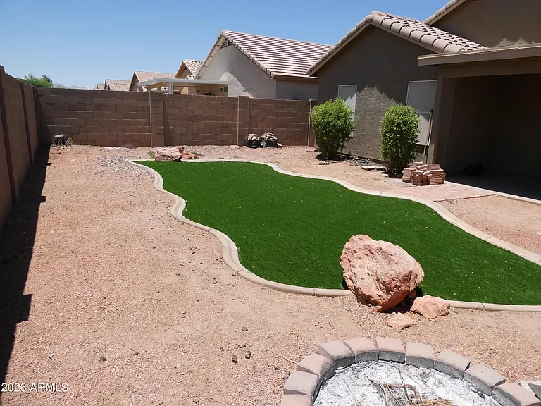 11547 W Schleifer Dr — Photo 15