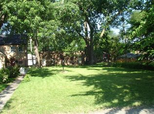 1218 Hartrey Ave, Evanston, IL 60202