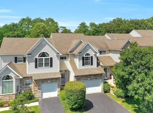 55 Manitou Trl, Kings Park, NY 11754