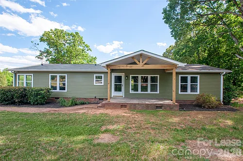 151 Scotsman Dr Photo 1