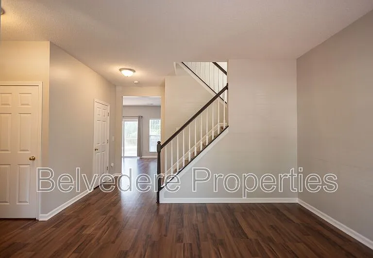 1922 Munn Cir — Photo 5