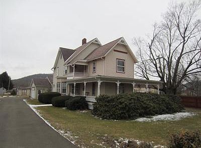 1st image of 215 W Main St