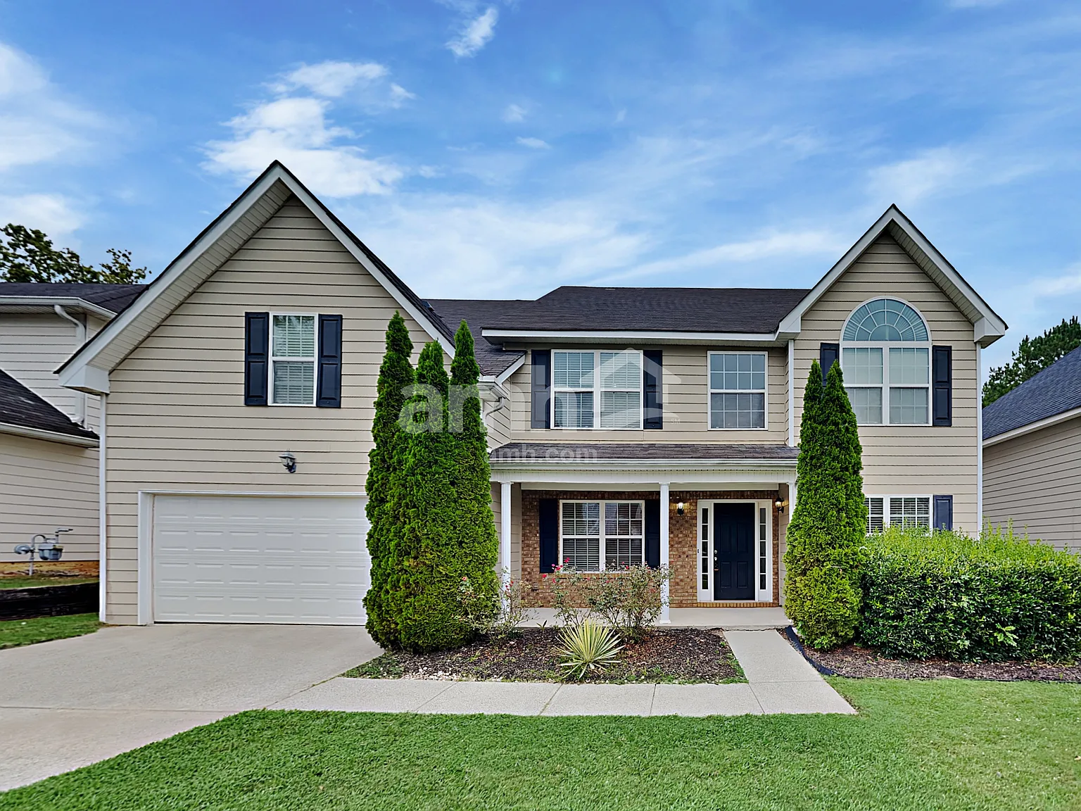 4 bed, 3.0 bath, 2696 sqft, $2,635 — Photo 1