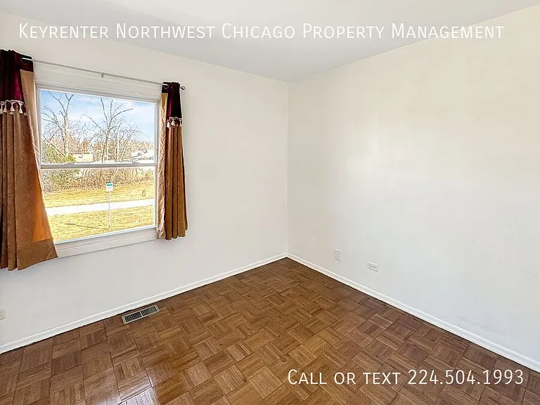 1315 Kingsbury Dr #C — Photo 9
