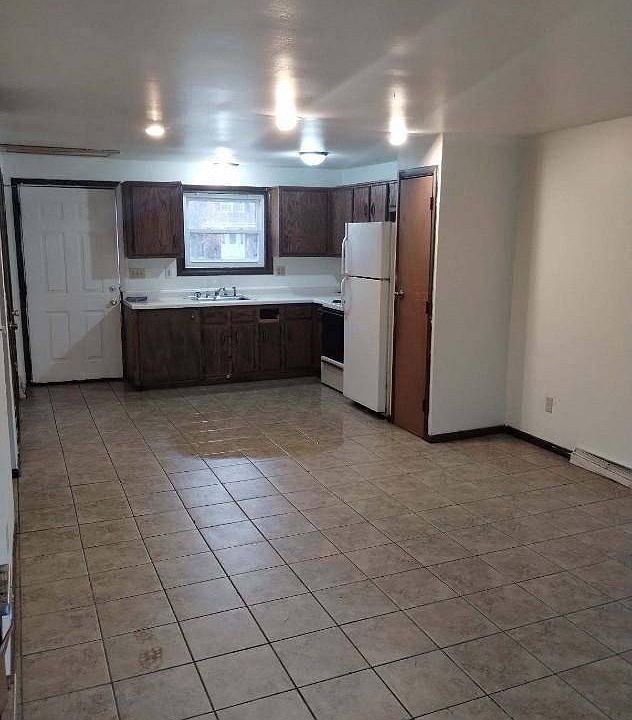 1st image of 548 Spinnaker Ln #548