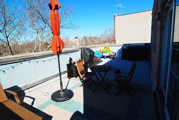 Sold by Momentum Real Estate LLC | media 38