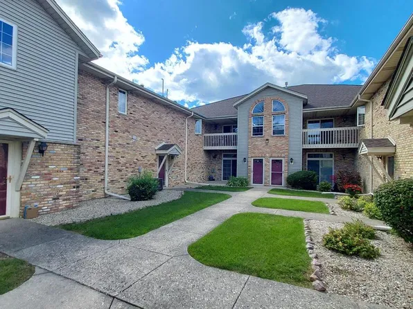 9151 South Aspen DRIVE #3, Oak Creek, WI 53154