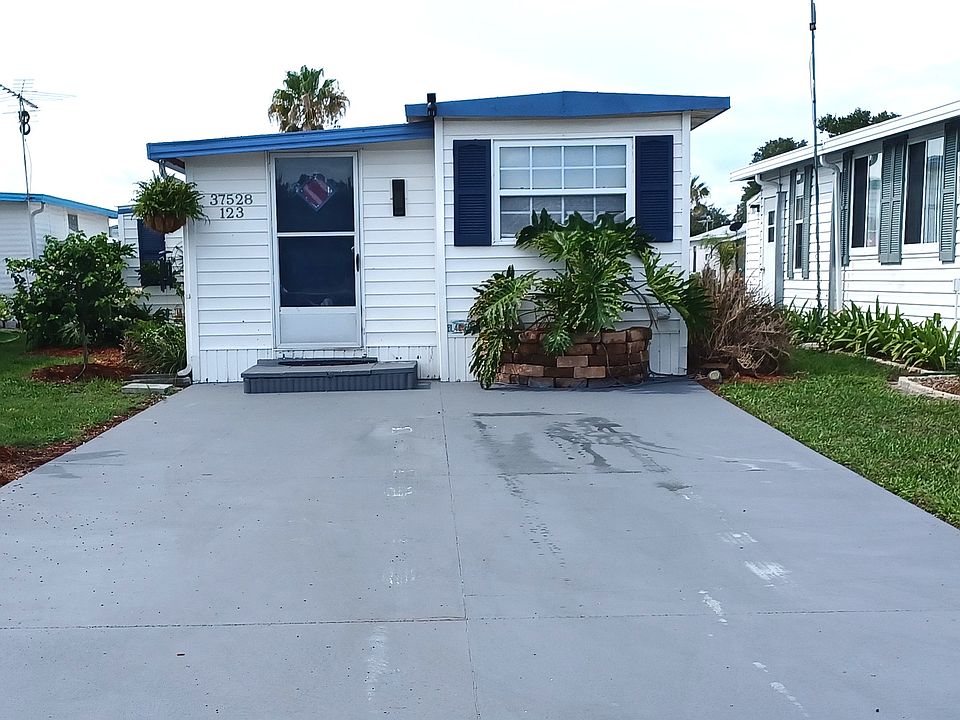 1st image of 37528 Kells Ln #123