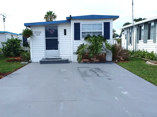 37528 Kells Ln #123, Zephyrhills, FL 33541
