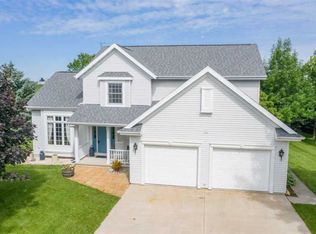 N8640 Townhall Rd, Eldorado, WI 54932