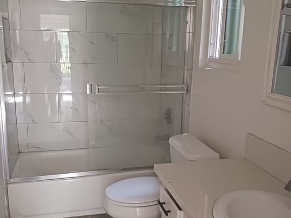 4th image of 220 S Lucia Ave APT 11