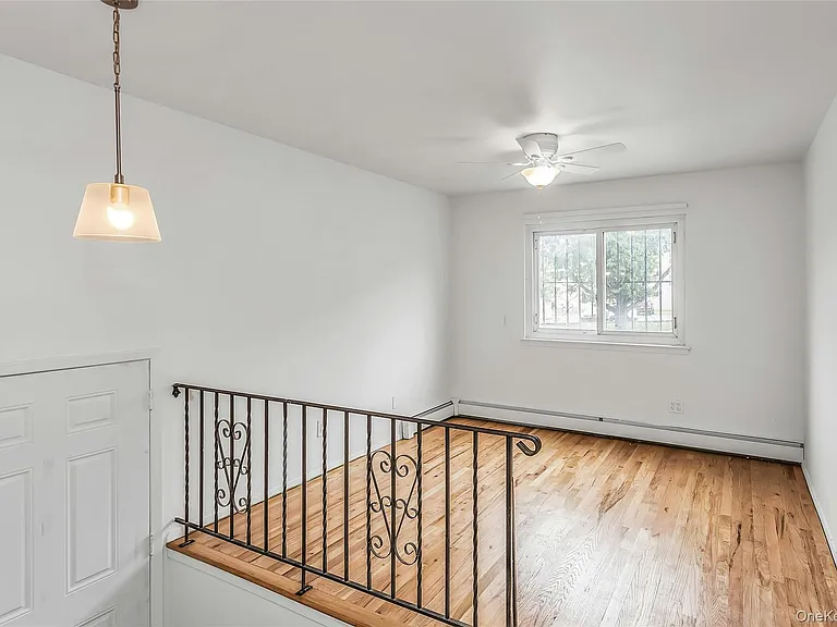 69-23 Little Neck Pkwy — Photo 20