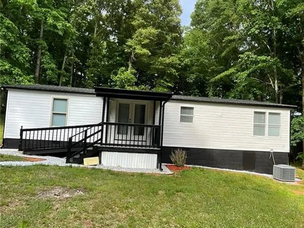 906 Jefferson River Rd, Jefferson, GA 30549