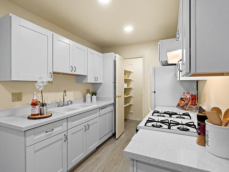 Plum Orchard Apartments — Photo 11