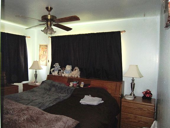 4th image of 204 Van Trump Ave NE