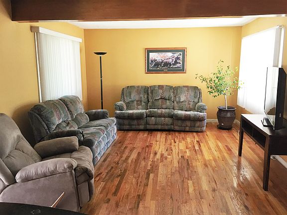 2nd image of 921 Sherry Dr