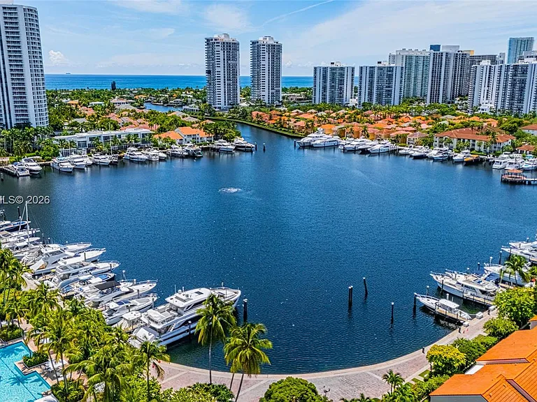 3598 Yacht Club Dr #601 — Photo 34