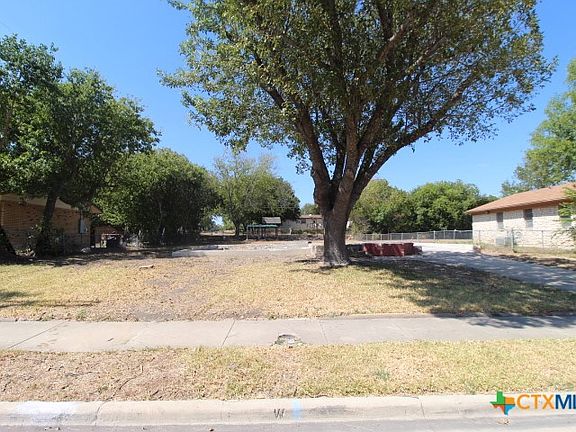 3rd image of 118 Hardeman St