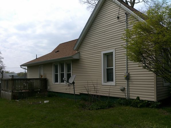701 S Cain St, Clinton, IL 61727