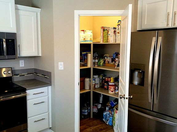 4th image of 5306 Blackstone Ct