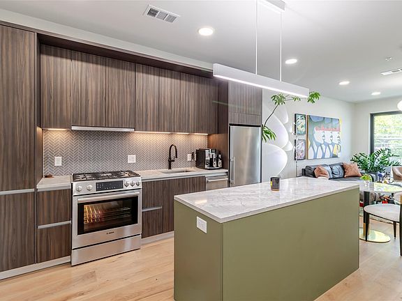 4th image of 2209 S 1st St #220