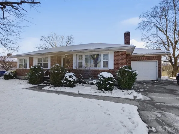 417 W Westbrook Rd, Brookville, OH 45309