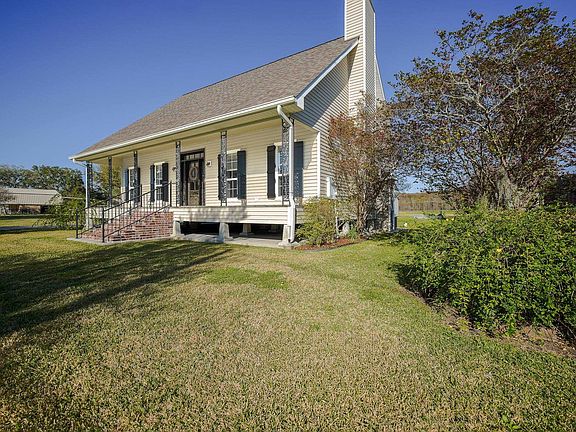 3rd image of 2843 Lee Dr