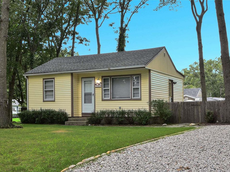 1st image of 51 Brookhaven Drive