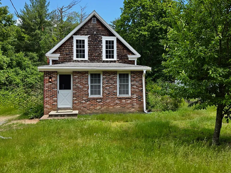 50 Precinct St — Photo 2