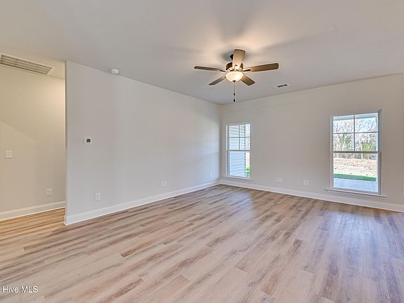 5th image of 774 Burlington Drive