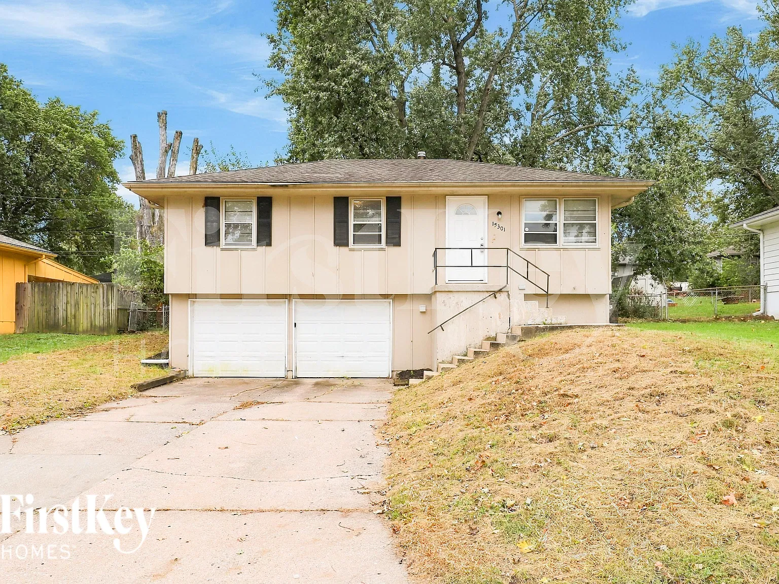 3 bed, 1.0 bath, 880 sqft, $1,380 — Photo 1