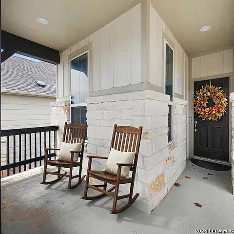 3 bed, 2.5 bath, 2265 sqft, $2,700 — Photo 2