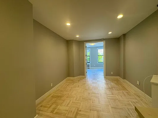 Rented by Tourma Realty LLC | media 14