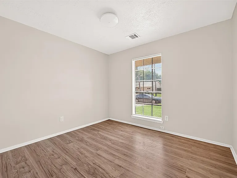 9903 Kent Towne Ln — Photo 26