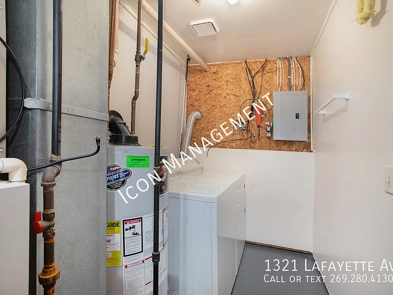 1321 Lafayette Ave — Photo 11