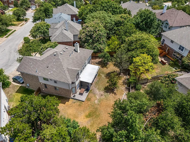 1107 Hollybrook Cv — Photo 40
