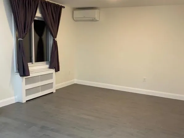 17516 73rd Ave, Fresh Meadows, NY 11366