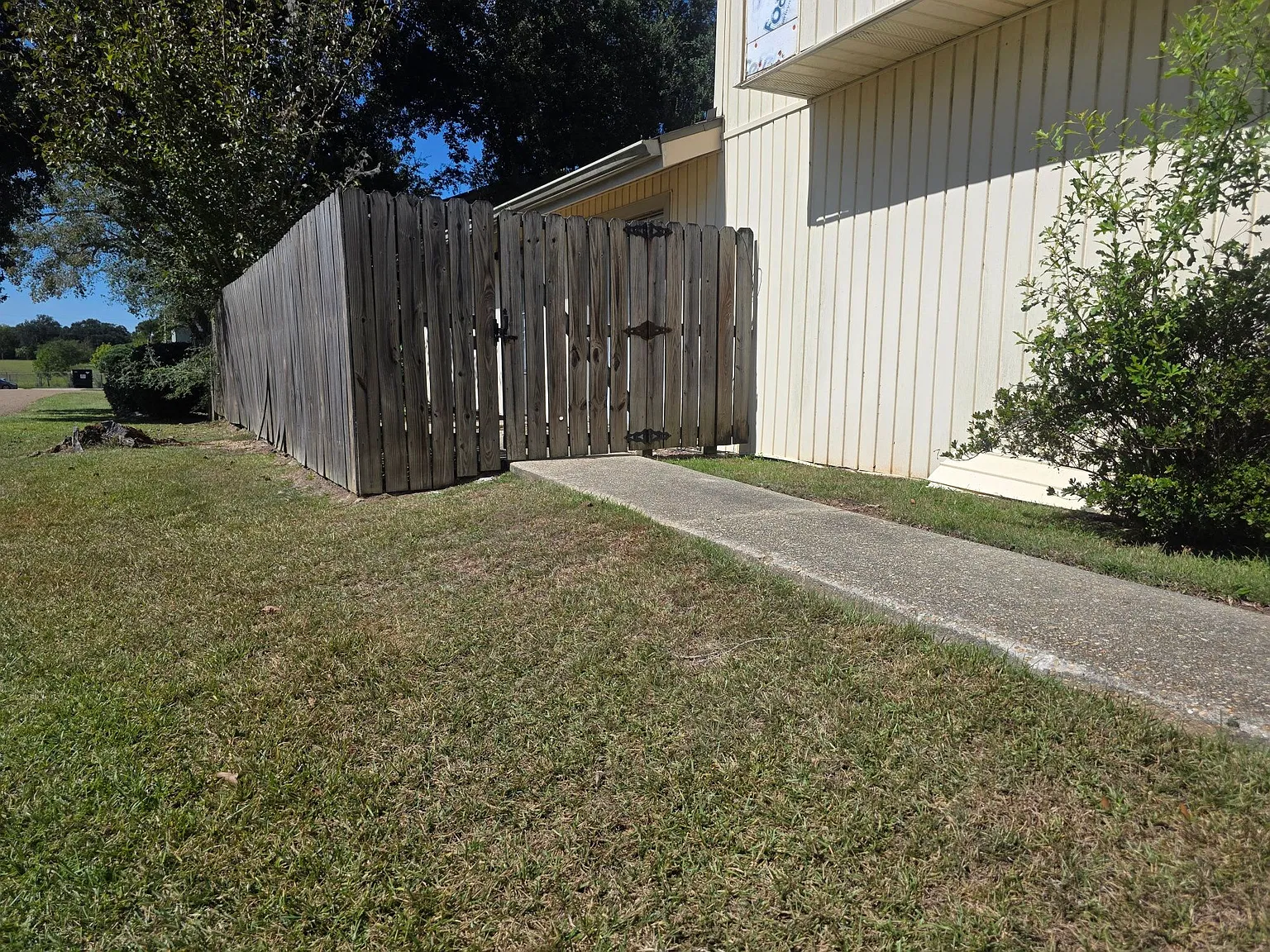1 bed, 1.0 bath, 850 sqft, $750 — Photo 2