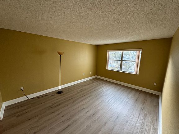 4th image of 4235 N University Dr