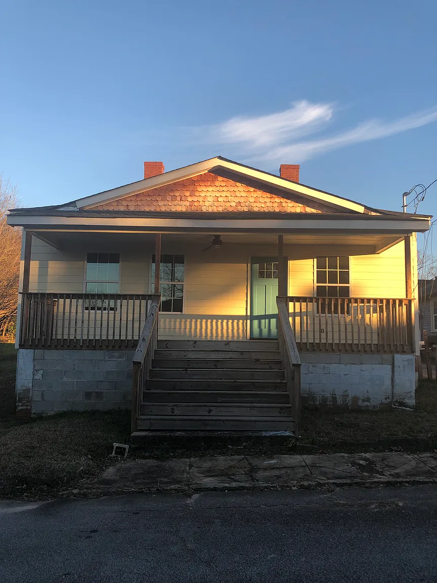 40 Hazel St photo 1