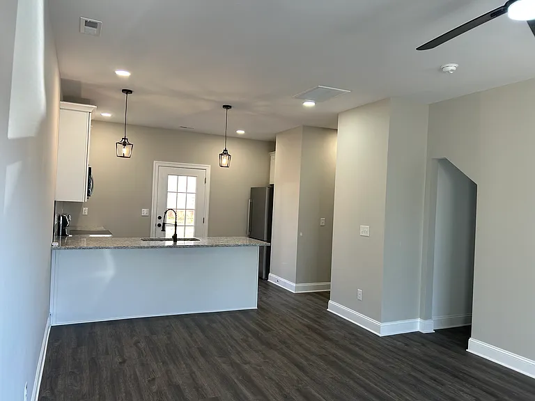 334 Bailey St #A — Photo 7