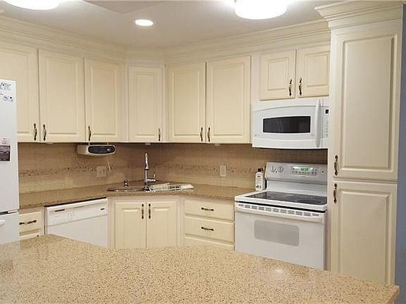 5th image of 104 Cedarwood Cir #104