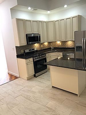 1st image of 1427 Pacific St APT 1